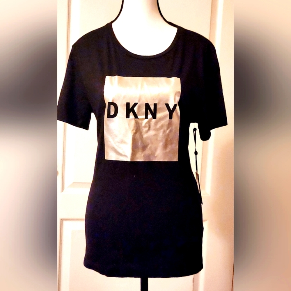DKNY T-SHIRT W/ Metalic Logo Black & silver size Med